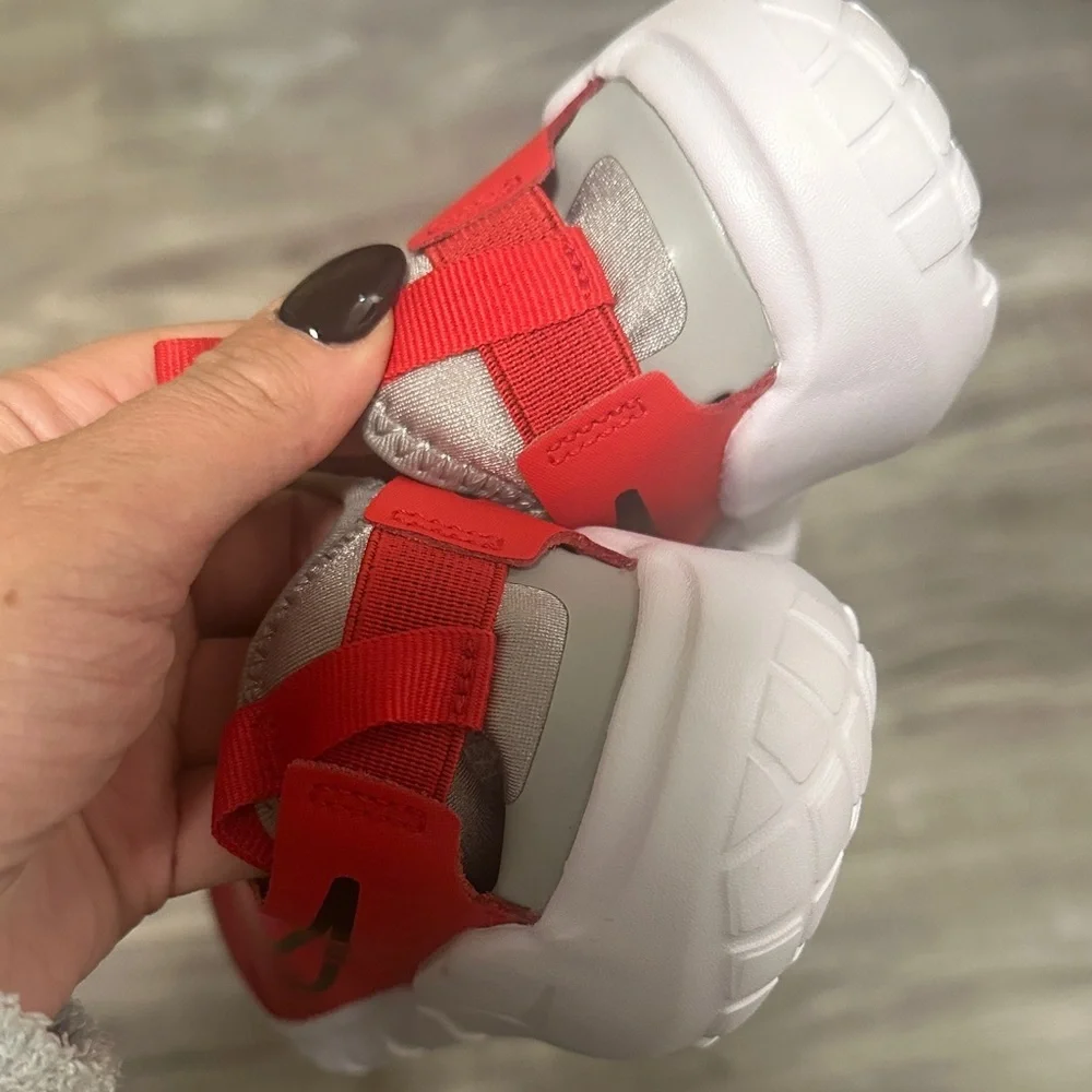 Nike Kid's Flex Runner Slip-On Running Sneakers size 2Y